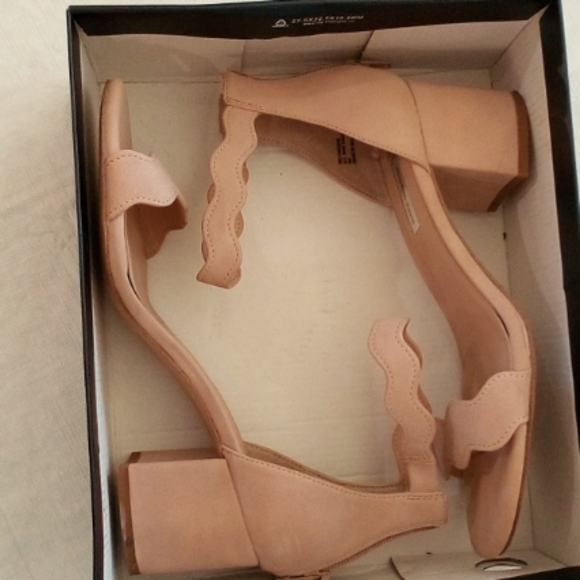 Inc. Sandals Sz 8 light pink - Picture 1 of 4
